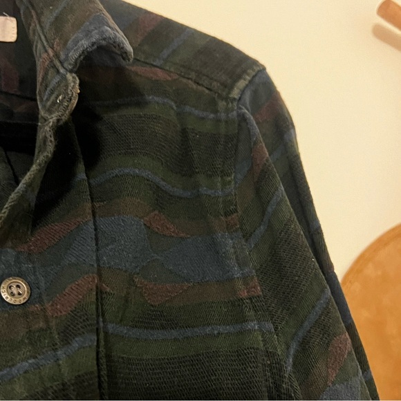 Woolrich Aztec Navajo Print Button Down Flannel Shirt - Picture 5 of 6